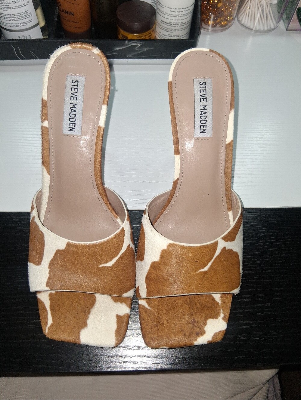 Steve Madden Brown & White Cow-Print Mohair  Kitten Heels And Belt.